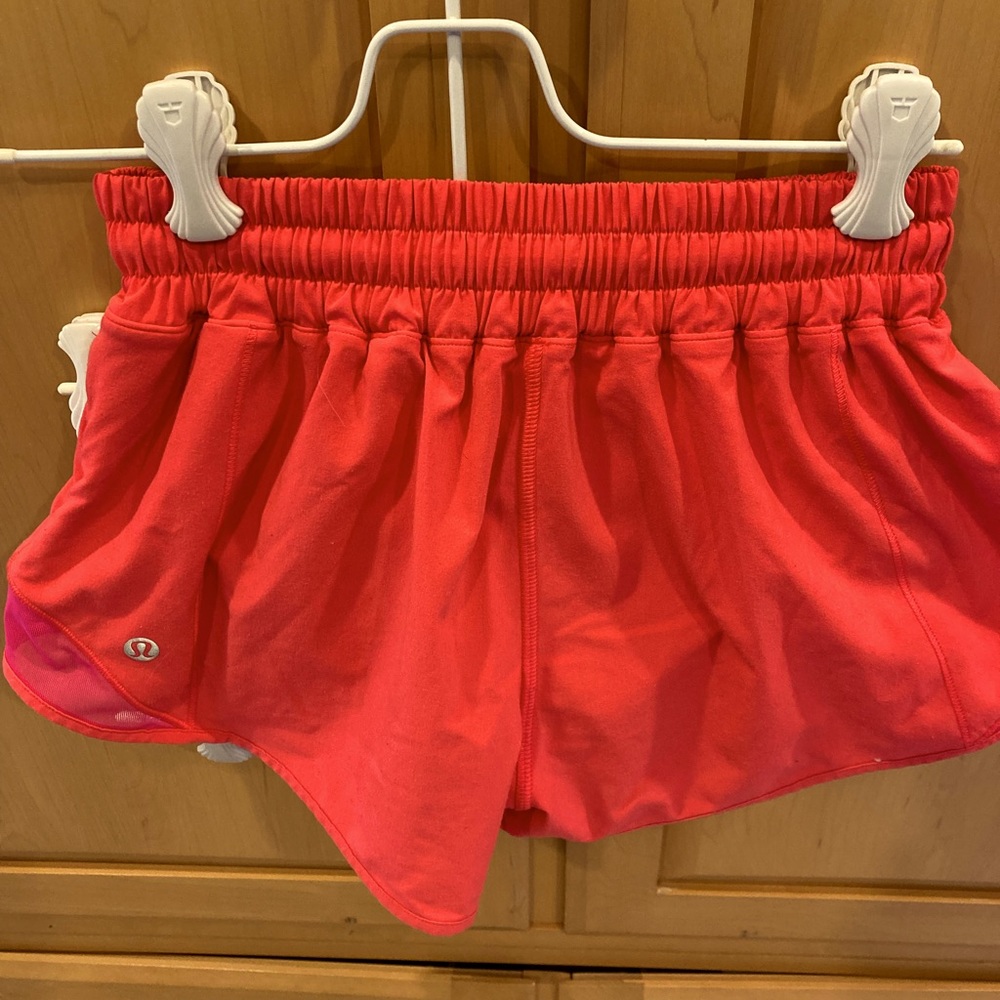 Lulu lemon shorty shorts beautiful color orange in excellent condition